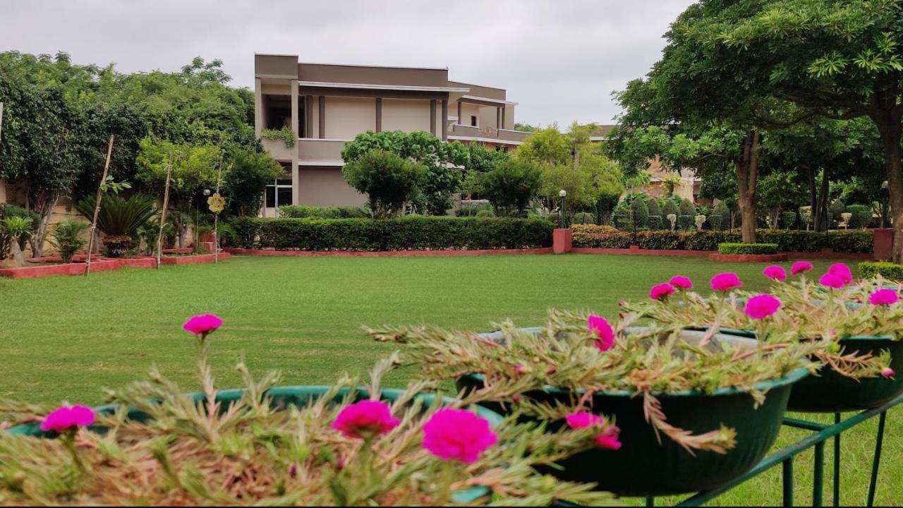 Araliayas Resort & Spa Udaipur Eksteriør bilde